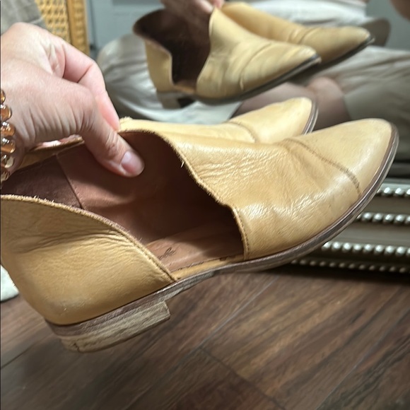Free People Tan Leather Flats Versatile Slip-On Loafers - Picture 6 of 9